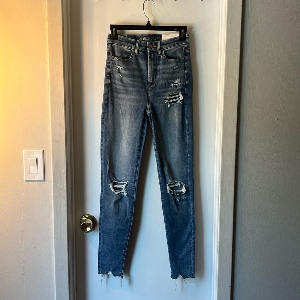 Never worn American Eagle high-rise jegging forever soft size 2
